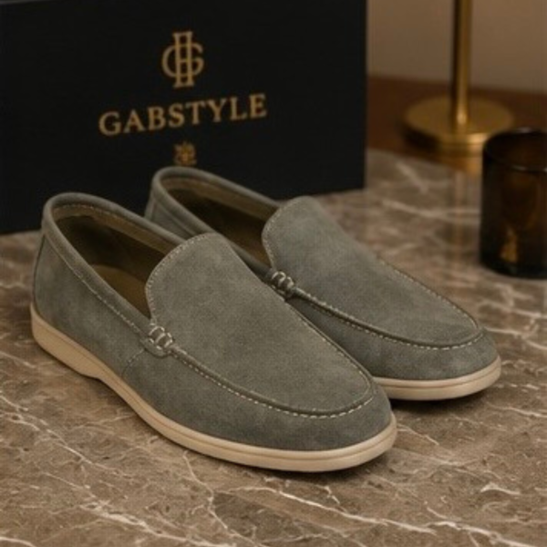 Mocassins Homme Gris Taupe en Cuir Aspect Daim – Élégants et Confortables,
